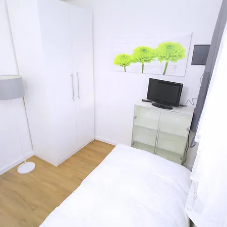 Apartments Sankt Augustin דירה *